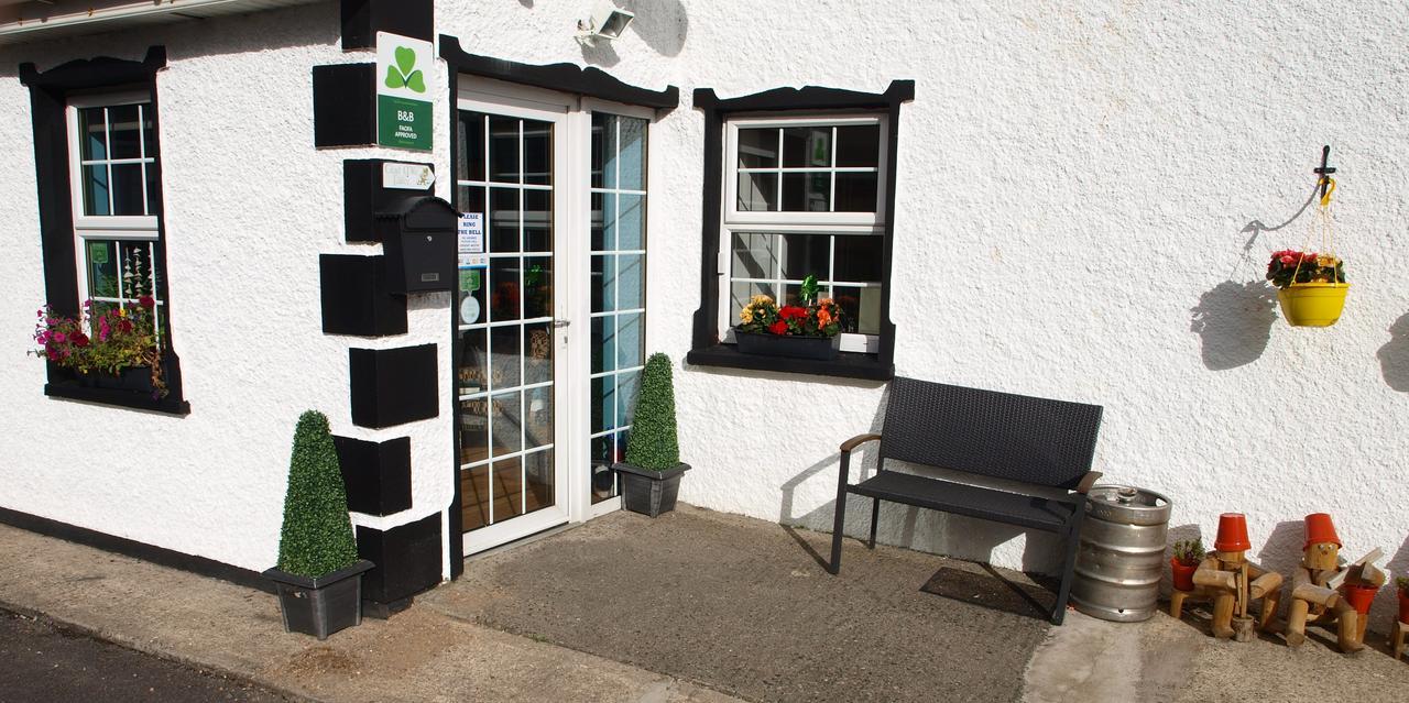 The River House Dungloe Bagian luar foto